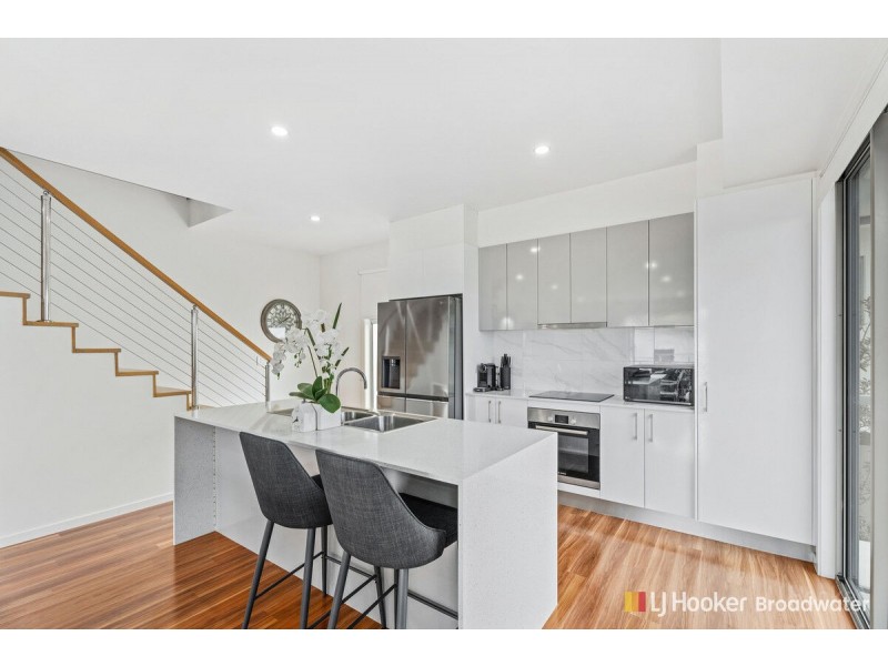 1/126 Eugaree Street, Southport QLD 4215