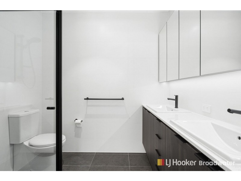 6/10 Central Street, Labrador QLD 4215