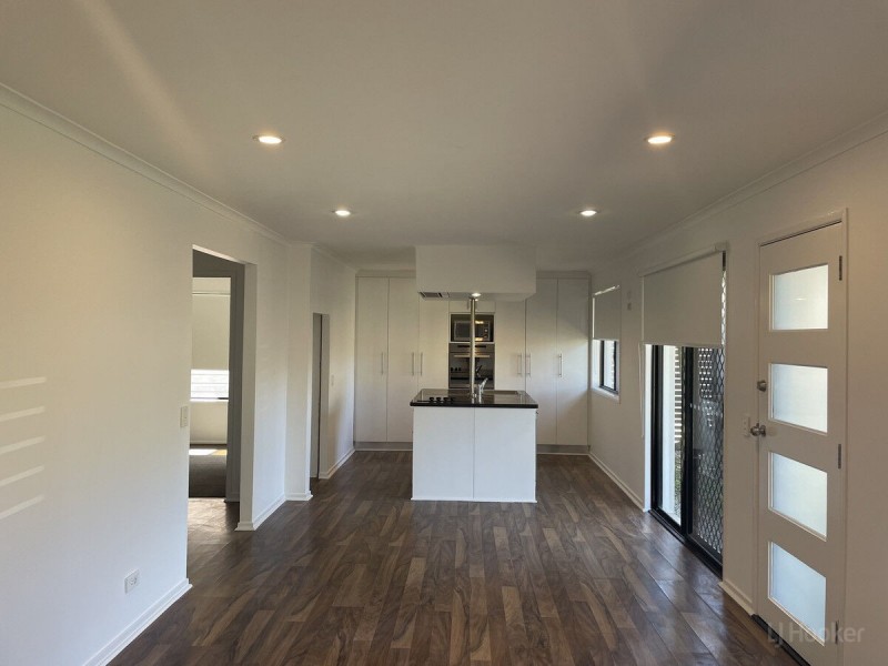 1/7 Morinda Way, Labrador QLD 4215