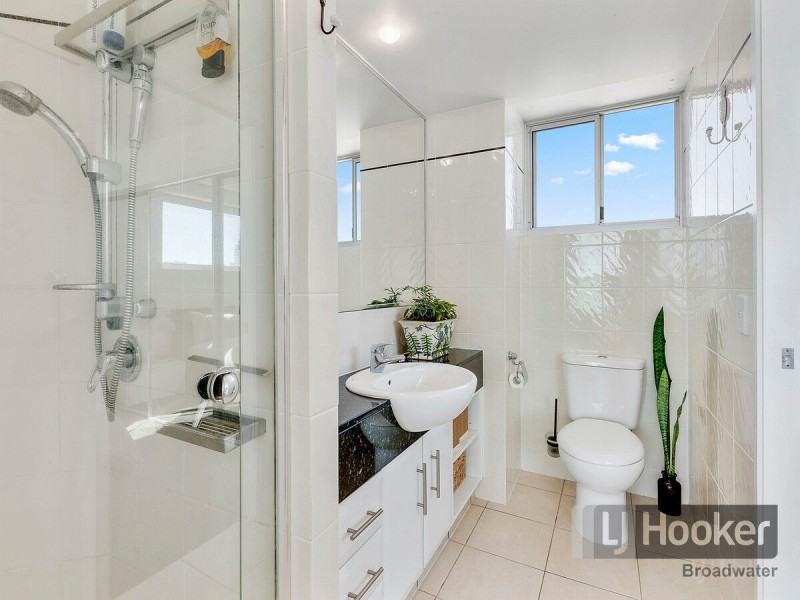 12/242-244 Marine Parade, Labrador QLD 4215