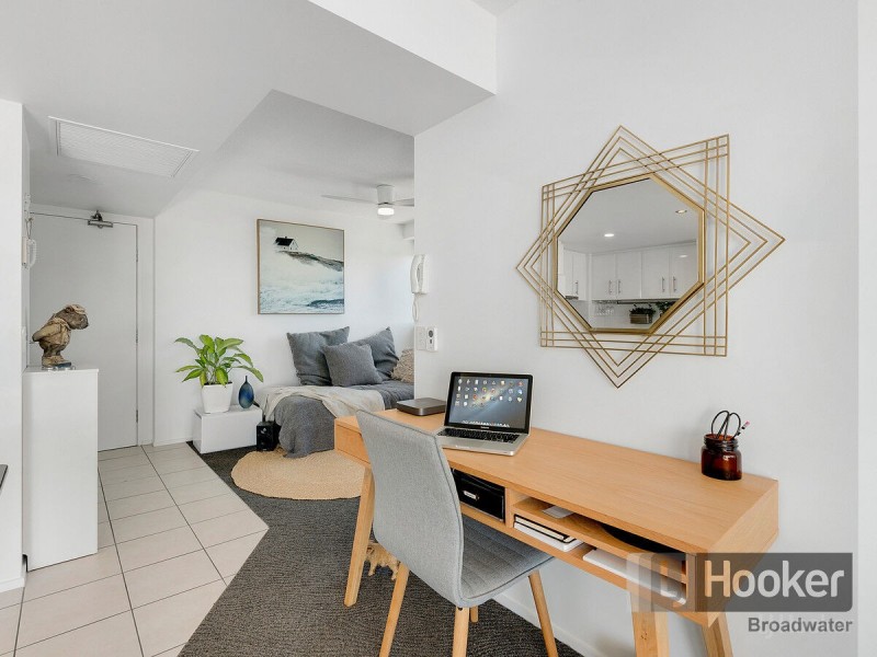 12/242-244 Marine Parade, Labrador QLD 4215