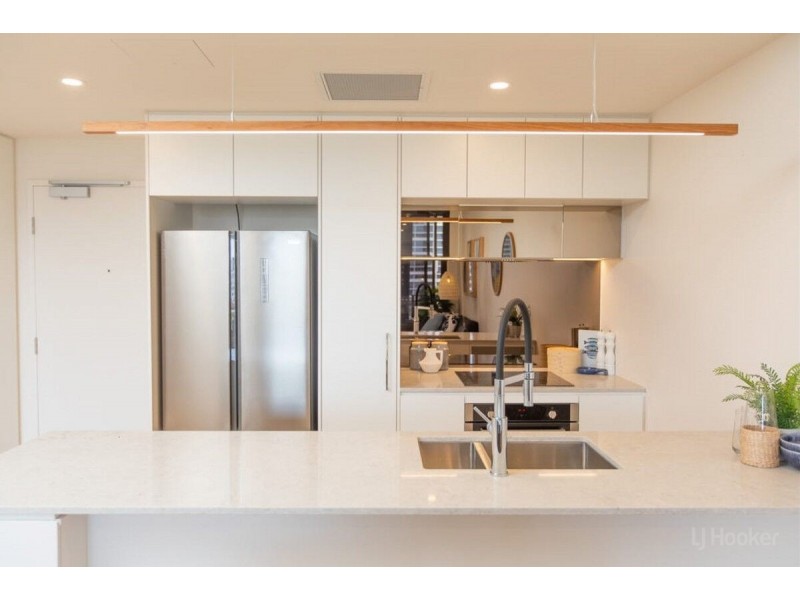 302/110 Frank Street, Labrador QLD 4215