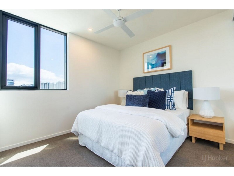 302/110 Frank Street, Labrador QLD 4215