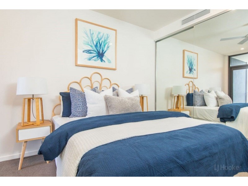 302/110 Frank Street, Labrador QLD 4215