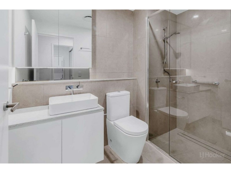 302/110 Frank Street, Labrador QLD 4215