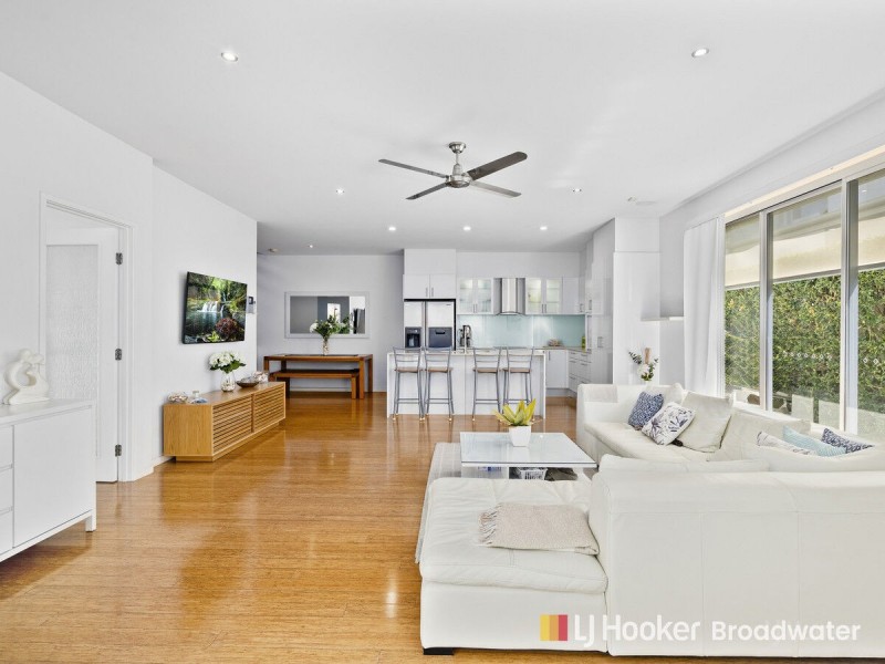 3/156 Muir Street, Labrador QLD 4215