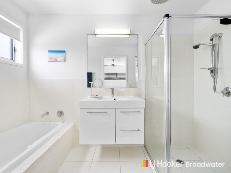 3/156 Muir Street, Labrador QLD 4215