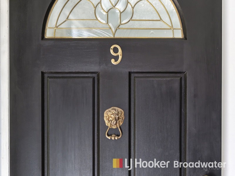 9/63 Olsen Avenue, Labrador QLD 4215