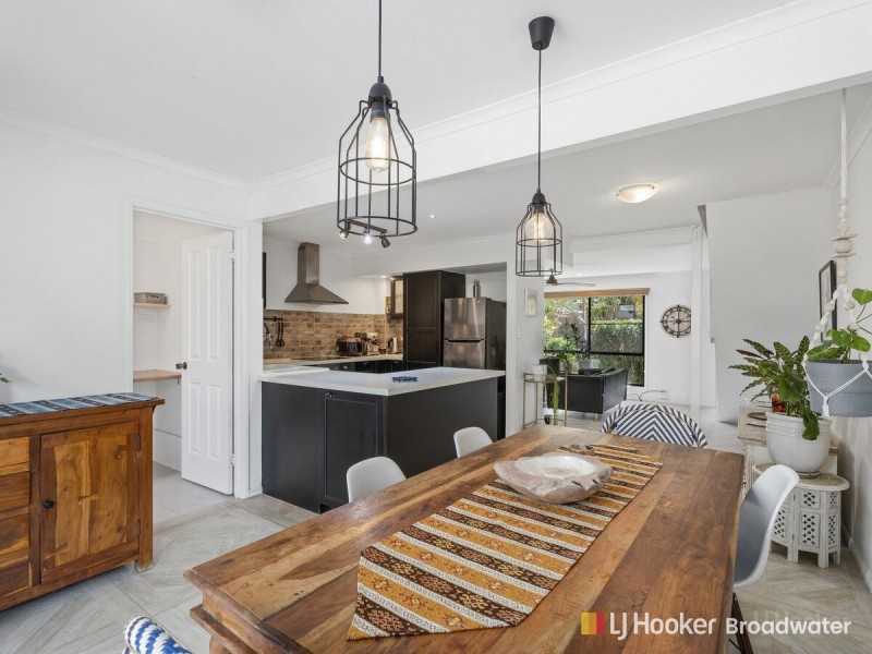 9/63 Olsen Avenue, Labrador QLD 4215