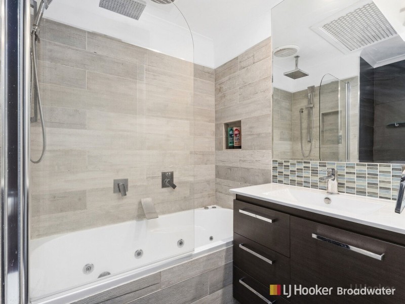 9/63 Olsen Avenue, Labrador QLD 4215