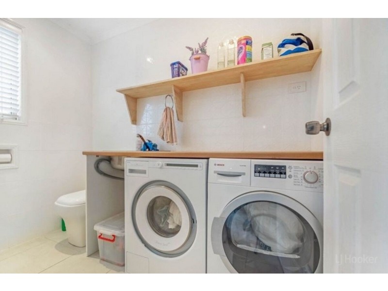 9/63 Olsen Avenue, Labrador QLD 4215