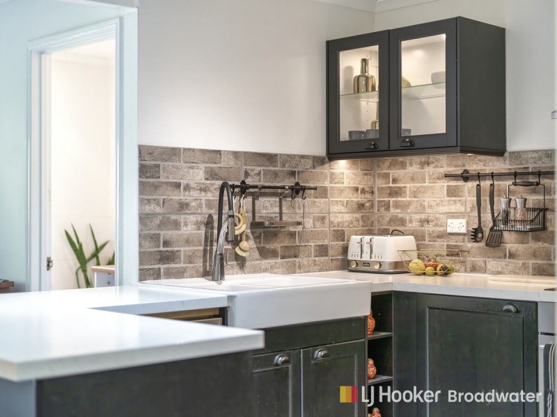 9/63 Olsen Avenue, Labrador QLD 4215