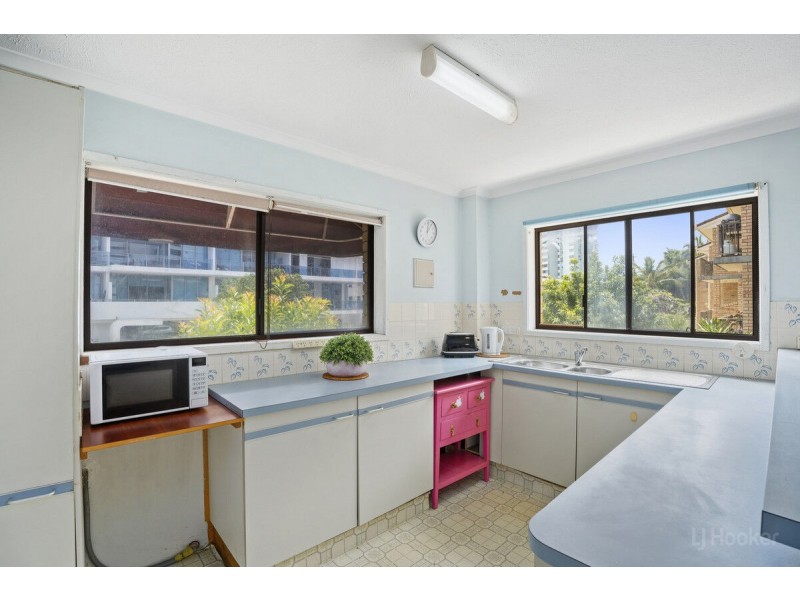 2/23 Labrador Street, Labrador QLD 4215