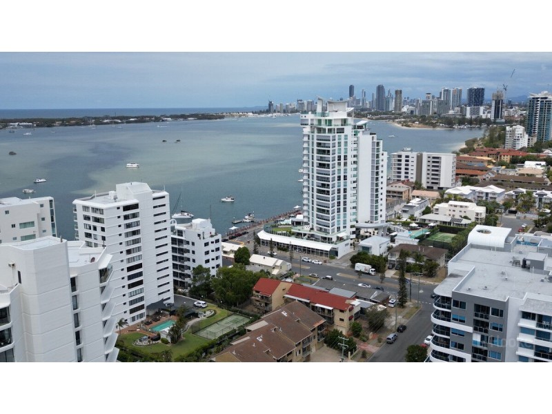 2/23 Labrador Street, Labrador QLD 4215