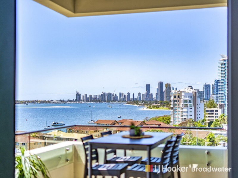 905/110 Frank Street, Labrador QLD 4215