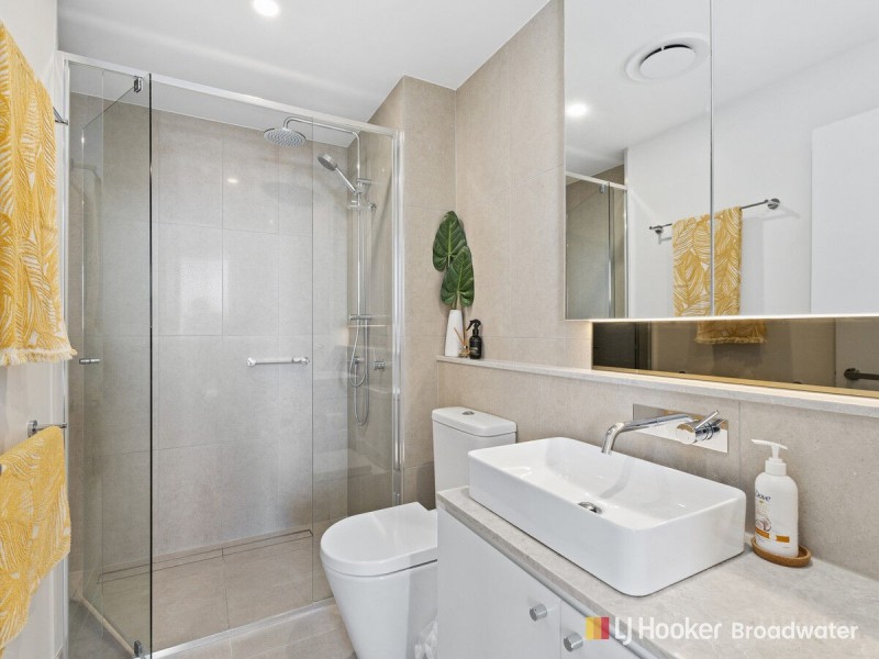 905/110 Frank Street, Labrador QLD 4215