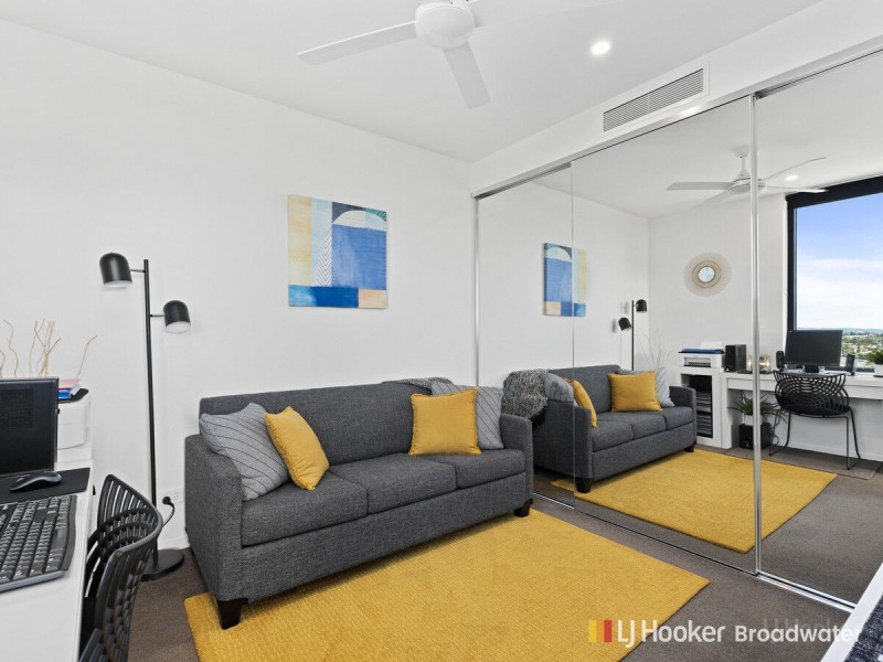 905/110 Frank Street, Labrador QLD 4215