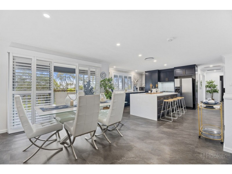 37 Crestridge Crescent, Oxenford QLD 4210