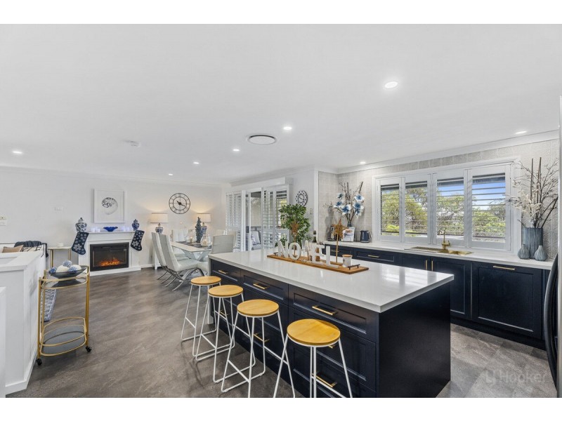 37 Crestridge Crescent, Oxenford QLD 4210