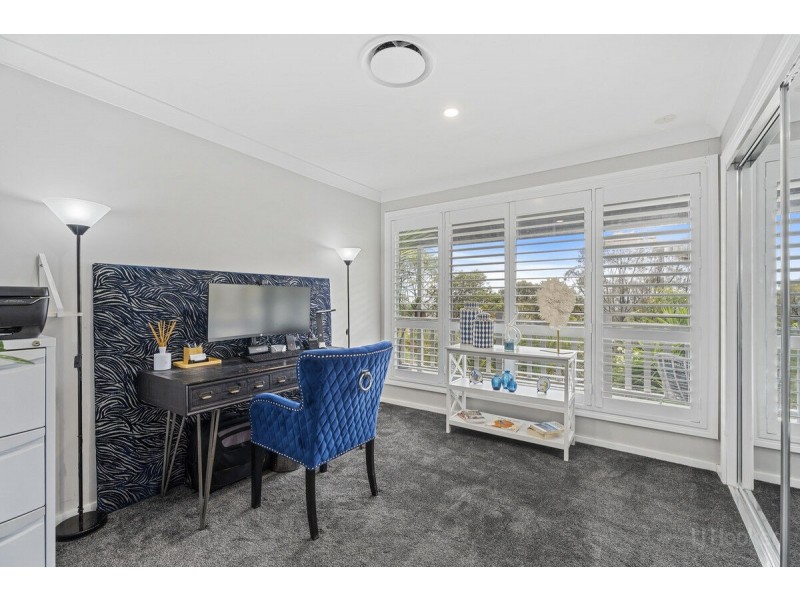 37 Crestridge Crescent, Oxenford QLD 4210