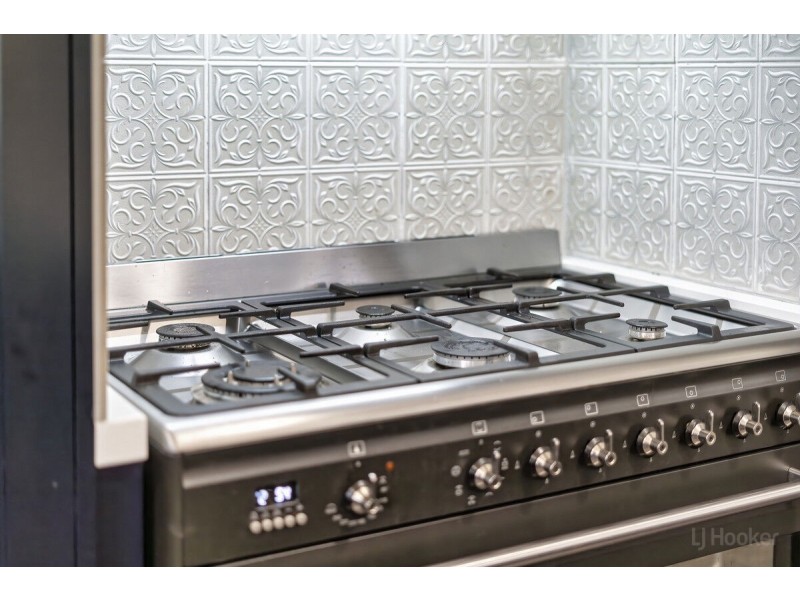 37 Crestridge Crescent, Oxenford QLD 4210