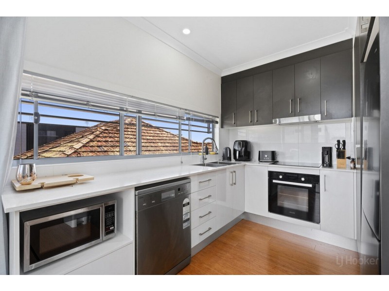 1/77 Minnie Street, Southport QLD 4215