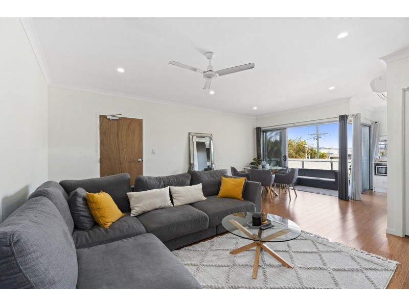 1/77 Minnie Street, Southport QLD 4215