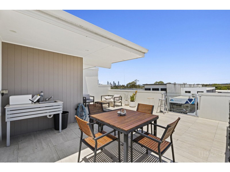 1/77 Minnie Street, Southport QLD 4215