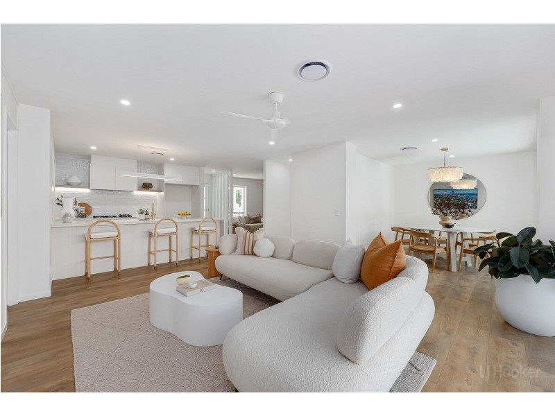 4 Teresa Lane, Labrador QLD 4215