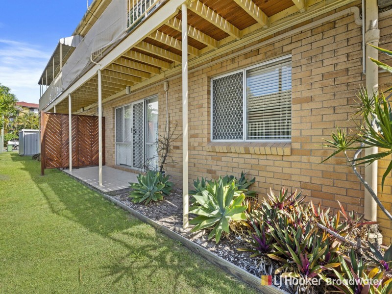 1/9 Middle Street, Labrador QLD 4215
