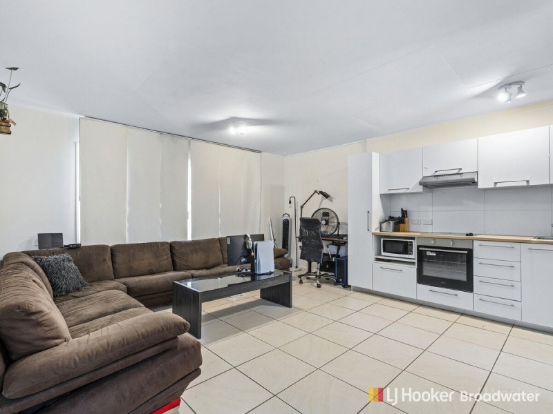 1/9 Middle Street, Labrador QLD 4215
