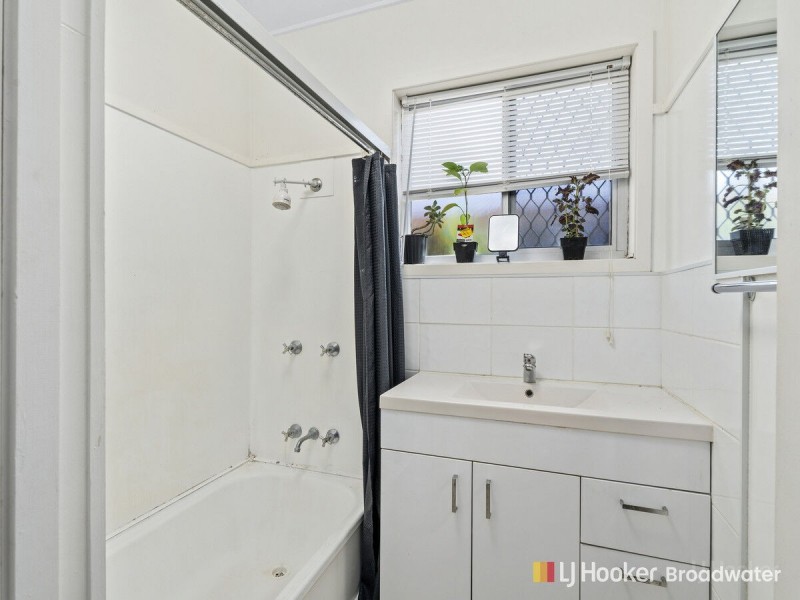 1/9 Middle Street, Labrador QLD 4215