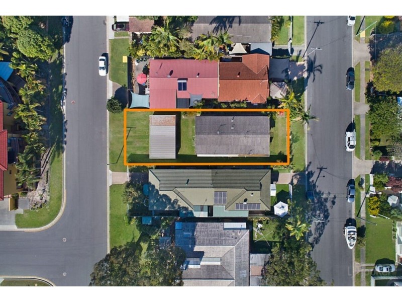 1/9 Middle Street, Labrador QLD 4215
