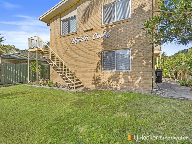 1/9 Middle Street, Labrador QLD 4215