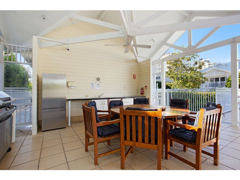 104/212-214 Marine Parade, Labrador QLD 4215