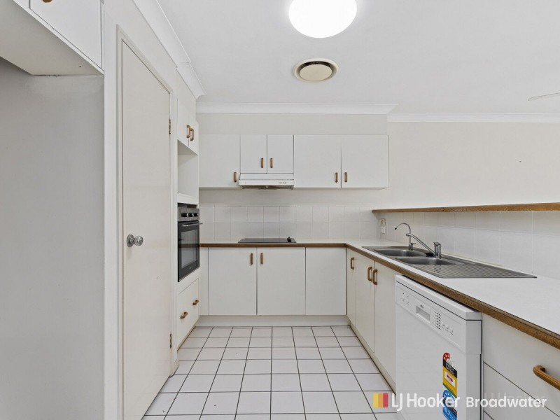 2/6 Gemma Glade, Labrador QLD 4215