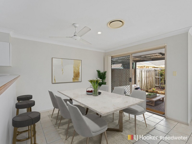 2/6 Gemma Glade, Labrador QLD 4215
