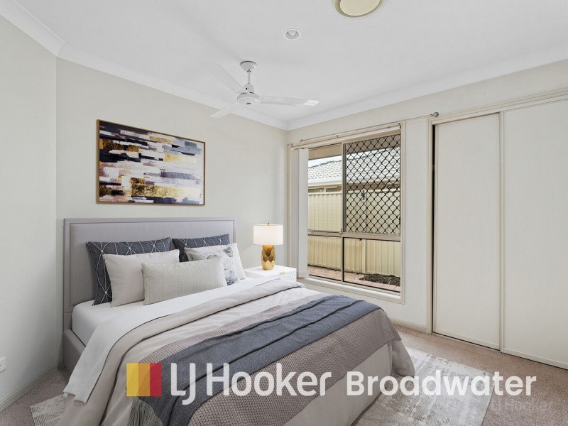 2/6 Gemma Glade, Labrador QLD 4215