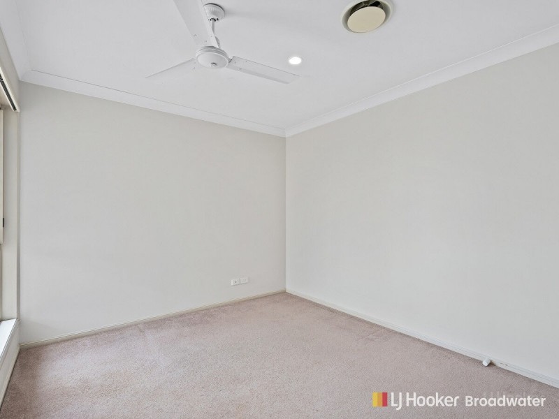 2/6 Gemma Glade, Labrador QLD 4215