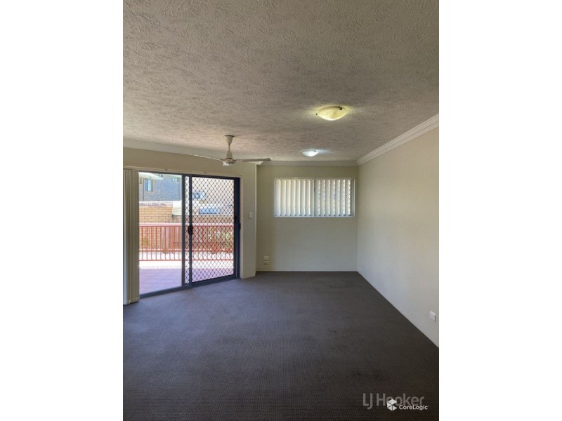 8/89 Frank Street, Labrador QLD 4215