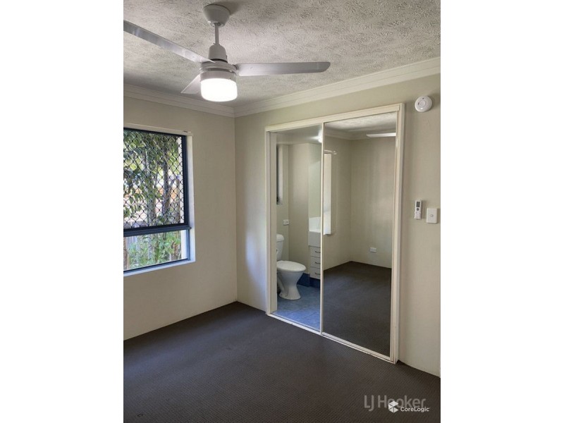 8/89 Frank Street, Labrador QLD 4215