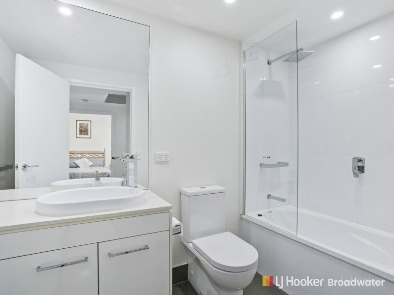 706/20 Labrador Street, Labrador QLD 4215