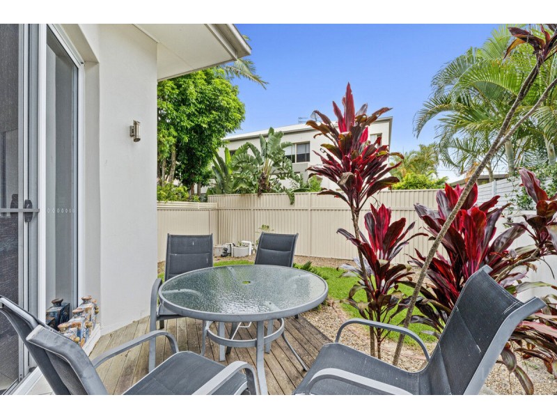 2/30 Ocean Street, Runaway Bay QLD 4216