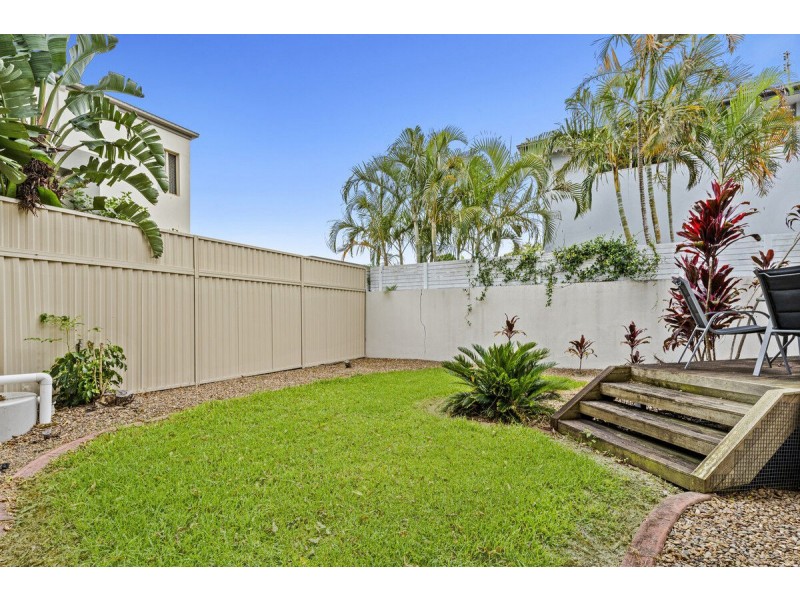 2/30 Ocean Street, Runaway Bay QLD 4216