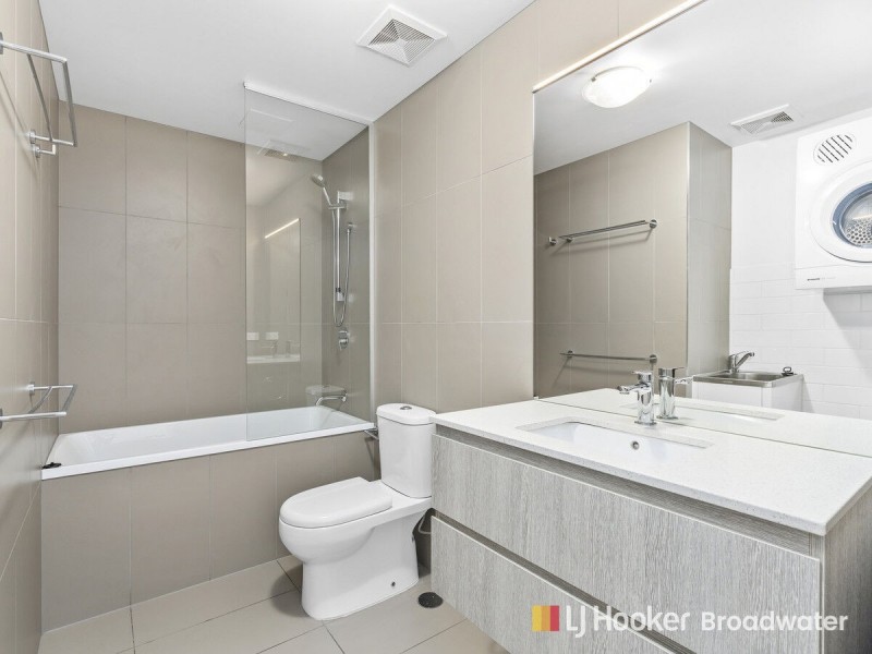 203/378 Marine Parade, Labrador QLD 4215