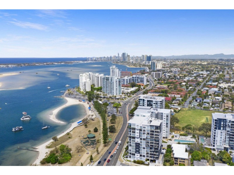 203/378 Marine Parade, Labrador QLD 4215