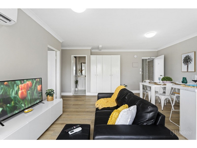 31/125 Frank Street, Labrador QLD 4215