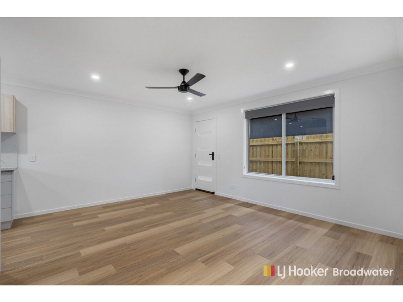 1/12 Central Street, Labrador QLD 4215