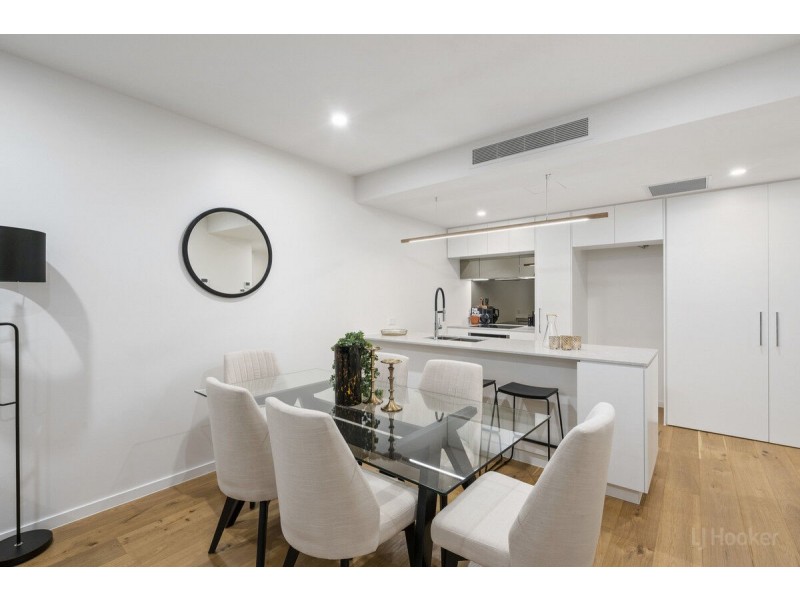 305/110 Frank Street, Labrador QLD 4215