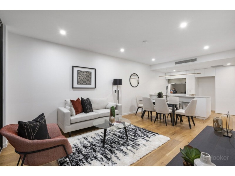 305/110 Frank Street, Labrador QLD 4215